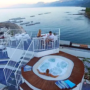 3* Hotel Bue Marino & Roof Lounge