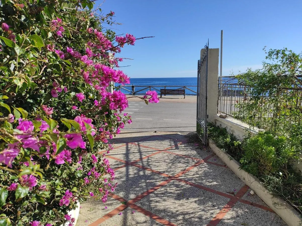 Apartment Nido Lungomare, E Sei In Spiaggia... Cala Gonone Italy